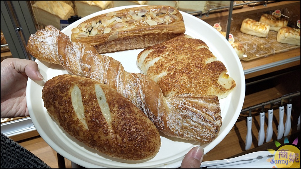 台中全聯旗艦店 Bake Shop日本阪急麵包品項更多更齊全 均一價30元超便宜!