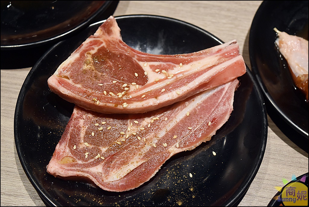 羊角|台中燒肉吃到飽。現撈泰國活蝦生啤暢飲厚切牛排生蠔牛舌超過80種食材699元太超值