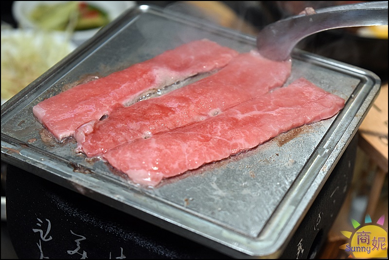 義崎丼plus| 台中超平價燒肉鍋物丼飯附自助吧吃到飽180元起免服務費營業到02:00