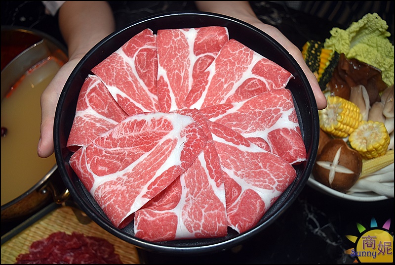 Beef King|台中吃到飽日本頂級A5和牛鍋物無限放題超過千則好評4.6星食材超高檔非常享受