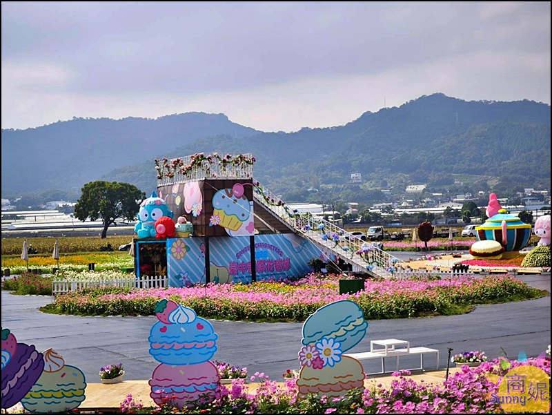 2026新社花海台中花毯節免費參觀！三麗鷗主題、必拍場景、交通管制停車與免費接駁車懶人包