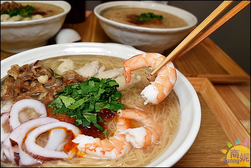 有糊同享|台中好吃麵線一吃成主顧!雞湯麵線糊料好實在大人小孩都愛，清新裝潢有質感