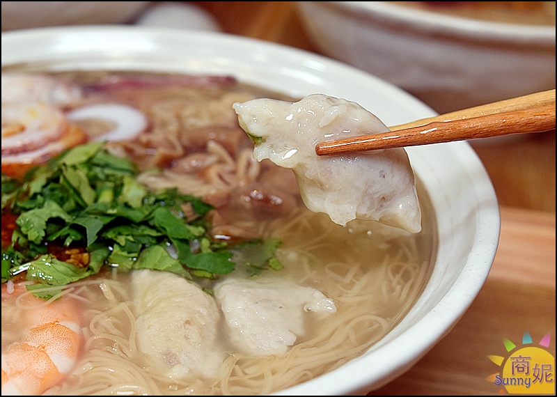 有糊同享|台中好吃麵線一吃成主顧!雞湯麵線糊料好實在大人小孩都愛，清新裝潢有質感