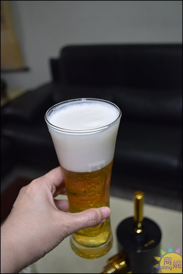 夏日涼爽好物【日本Green House】 啤酒泡泡機。罐裝啤酒1秒變成生啤酒美味好玩又神奇!