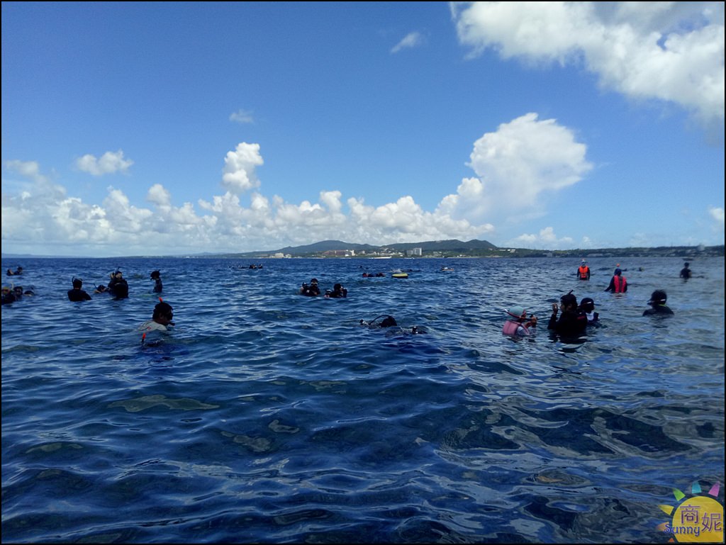 沖繩浮潛 • 潛水-青之洞窟屋。海底世界美到爆炸!語言不通不會游泳也能玩得安全又開心