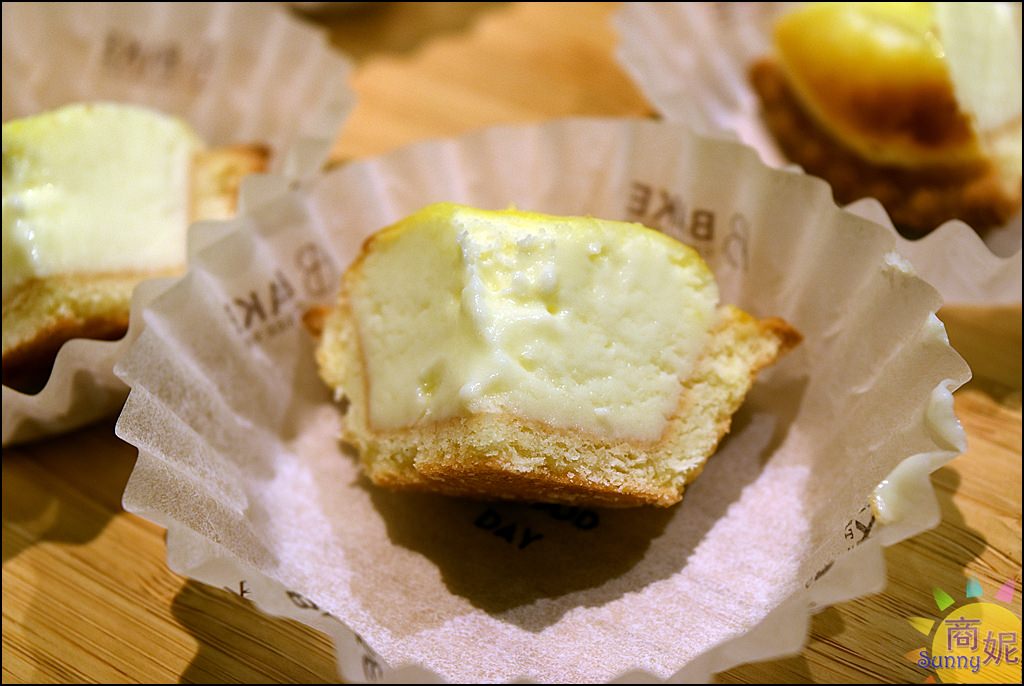 台中邪惡甜點。BAKE CHEESE TART北海道直送起司塔。只賣一種口味天天排隊人氣店!新千歲機場員工票選第一名甜點