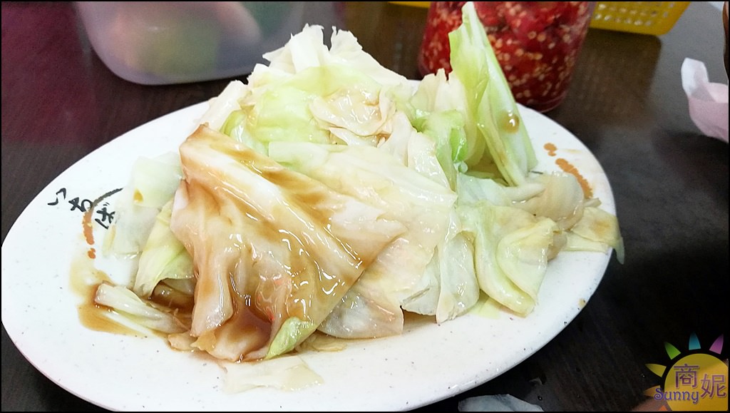 佳華越南美食|台中西屯小吃高人氣越南美食 藏身巷弄便宜好吃用餐時段一位難求