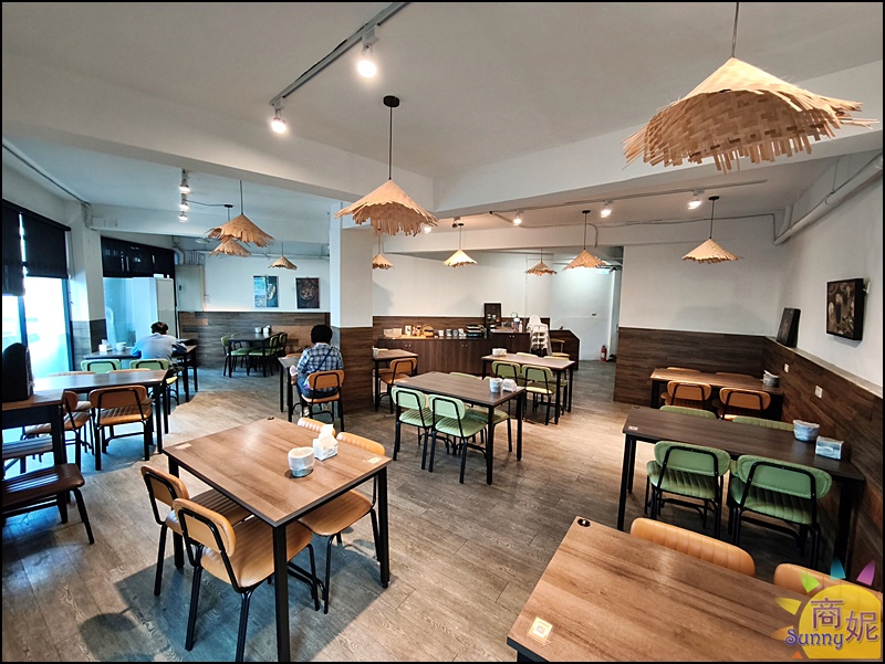 越好吃越南料理|台中美食超浮誇推推鍋上桌驚呆!!必點叻沙雙魚河粉、炸魚麵包，份量十足高CP值大里人氣越式料理