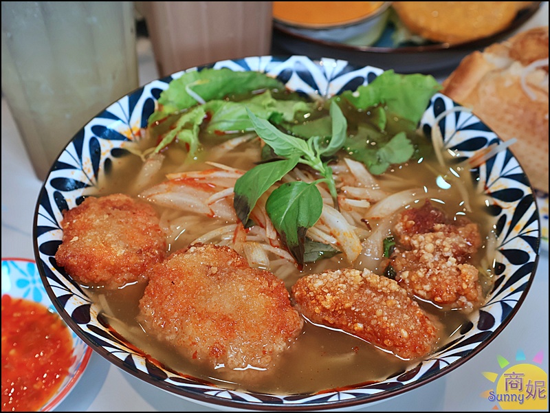 越好吃越南料理|台中美食超浮誇推推鍋上桌驚呆!!必點叻沙雙魚河粉、炸魚麵包,份量十足高CP值大里人氣越式料理 越好吃越南料理|台中美食超浮誇推推鍋上桌驚呆!!必點叻沙雙魚河粉、炸魚麵包,份量十足高CP值大里人氣越式料理