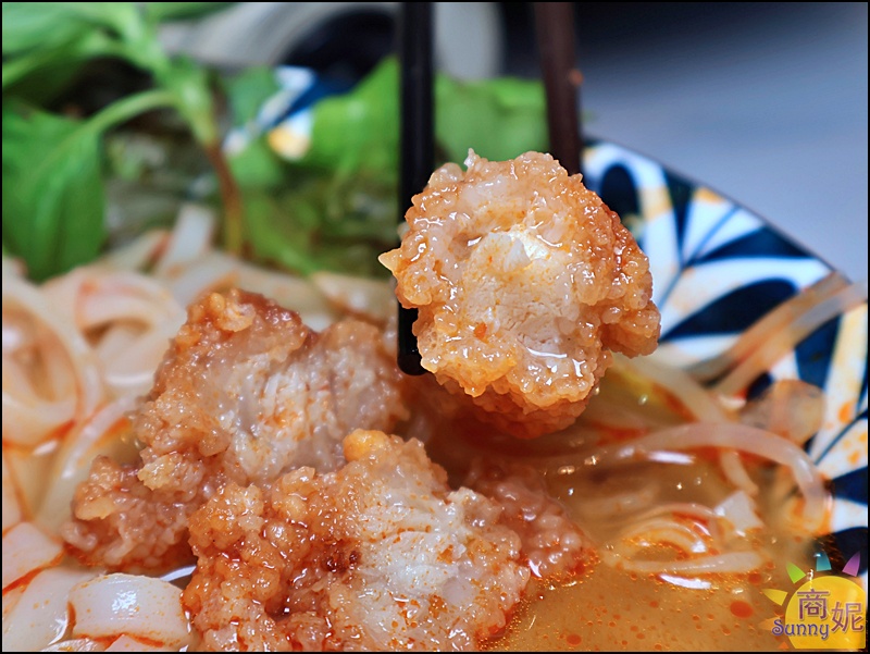 越好吃越南料理|台中美食超浮誇推推鍋上桌驚呆!!必點叻沙雙魚河粉、炸魚麵包,份量十足高CP值大里人氣越式料理 越好吃越南料理|台中美食超浮誇推推鍋上桌驚呆!!必點叻沙雙魚河粉、炸魚麵包,份量十足高CP值大里人氣越式料理