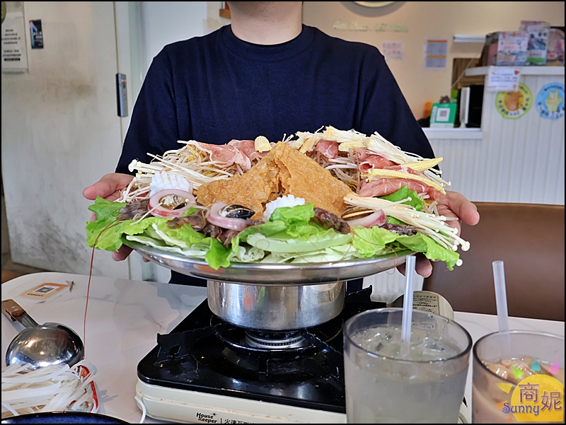 越好吃越南料理|台中美食超浮誇推推鍋上桌驚呆!!必點叻沙雙魚河粉、炸魚麵包,份量十足高CP值大里人氣越式料理 越好吃越南料理|台中美食超浮誇推推鍋上桌驚呆!!必點叻沙雙魚河粉、炸魚麵包,份量十足高CP值大里人氣越式料理