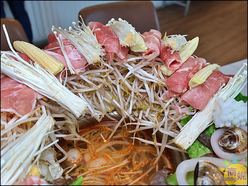 越好吃越南料理|台中美食超浮誇推推鍋上桌驚呆!!必點叻沙雙魚河粉、炸魚麵包,份量十足高CP值大里人氣越式料理 越好吃越南料理|台中美食超浮誇推推鍋上桌驚呆!!必點叻沙雙魚河粉、炸魚麵包,份量十足高CP值大里人氣越式料理