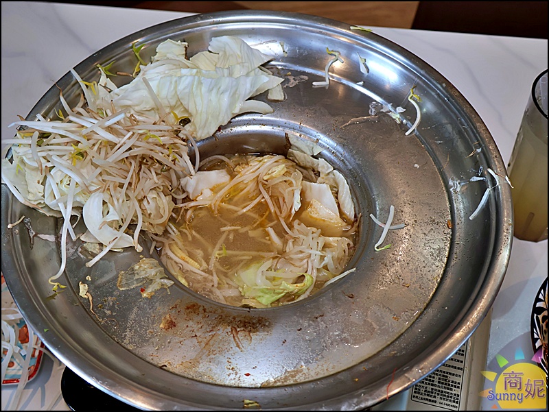 越好吃越南料理|台中美食超浮誇推推鍋上桌驚呆!!必點叻沙雙魚河粉、炸魚麵包，份量十足高CP值大里人氣越式料理