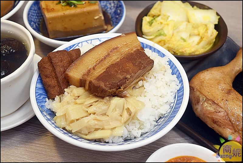 林記飯館北平店|台中好吃滷肉飯平價版鬍鬚張高cp值!軟嫩滷肉肥瘦自己選.連湯品小菜都很強