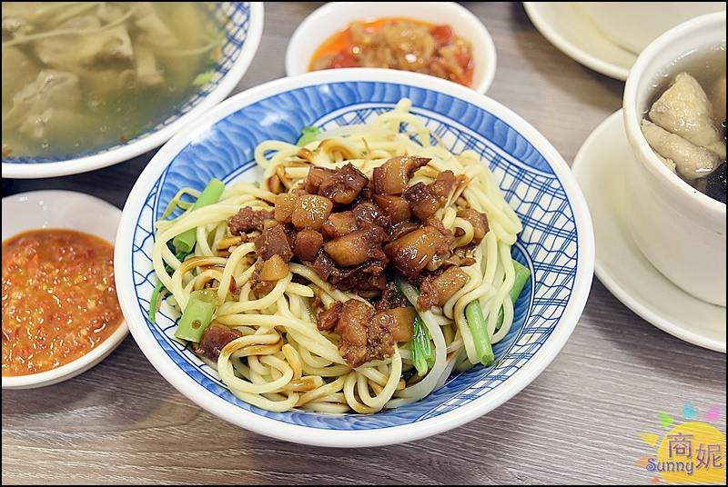 林記飯館北平店|台中好吃滷肉飯平價版鬍鬚張高cp值!軟嫩滷肉肥瘦自己選.連湯品小菜都很強