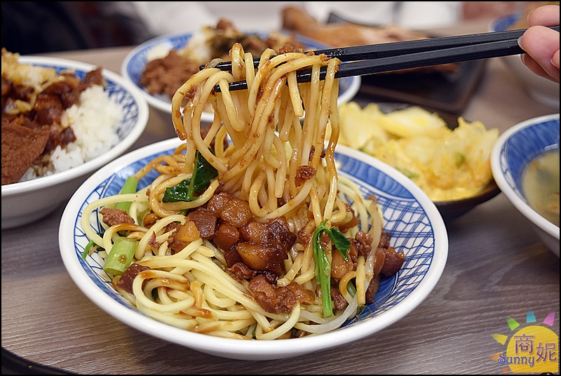 林記飯館北平店|台中好吃滷肉飯平價版鬍鬚張高cp值!軟嫩滷肉肥瘦自己選.連湯品小菜都很強