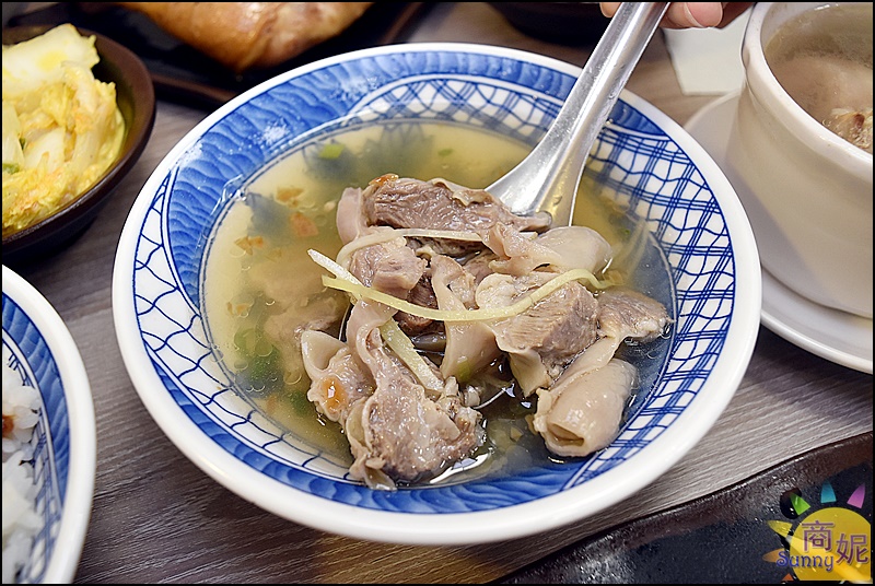 林記飯館北平店|台中好吃滷肉飯平價版鬍鬚張高cp值!軟嫩滷肉肥瘦自己選.連湯品小菜都很強