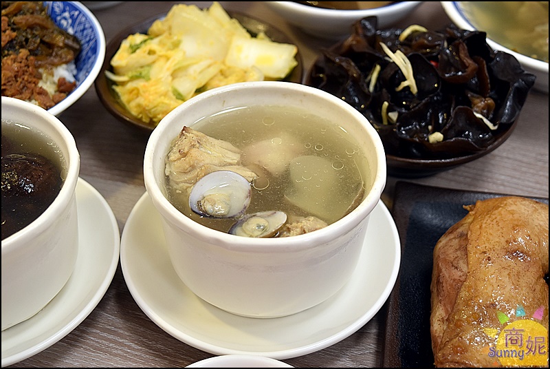 林記飯館北平店|台中好吃滷肉飯平價版鬍鬚張高cp值!軟嫩滷肉肥瘦自己選.連湯品小菜都很強