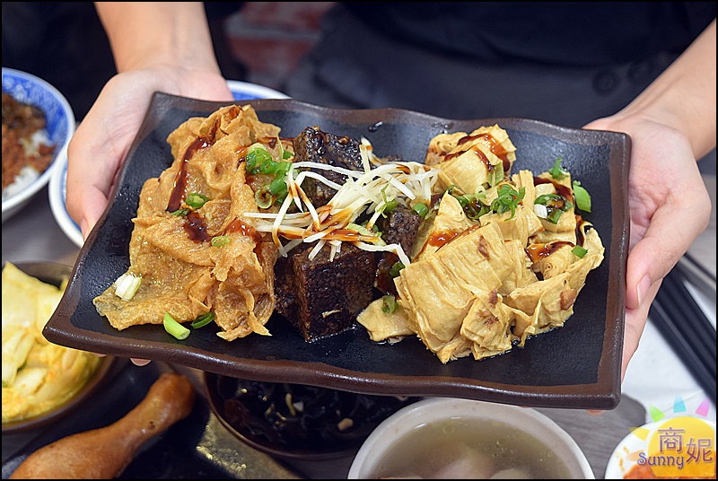 林記飯館北平店|台中好吃滷肉飯平價版鬍鬚張高cp值!軟嫩滷肉肥瘦自己選.連湯品小菜都很強