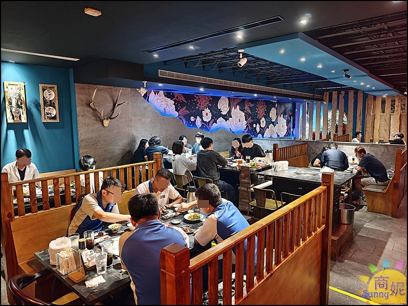 墨妃家用餐環境,華麗裝潢搭配古風擺設,氛圍感十足