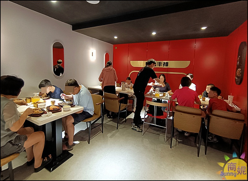 豐芳牛排|台中平價牛排生力軍!免服務費吃飽喝足不到200元.附濃湯菠蘿麵包還有飲料霜淇淋吃到飽