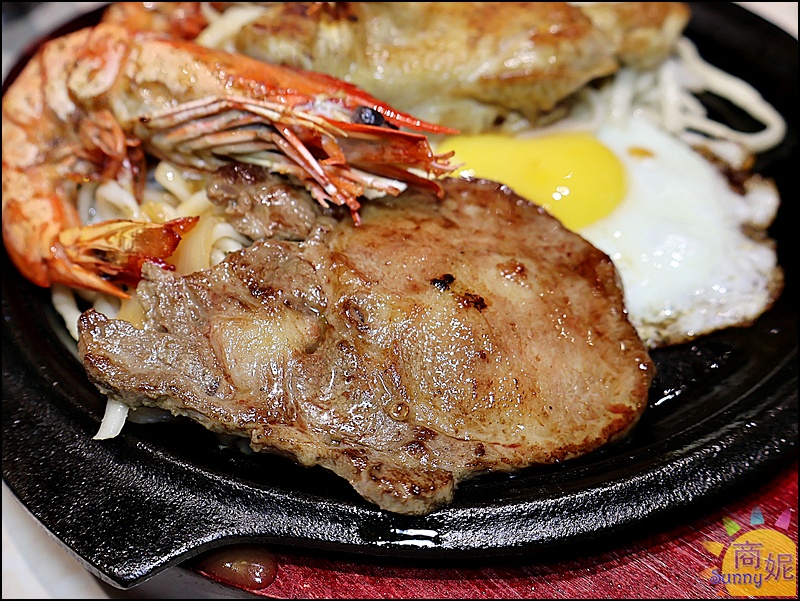 豐芳牛排|台中平價牛排生力軍!免服務費吃飽喝足不到200元.附濃湯菠蘿麵包還有飲料霜淇淋吃到飽