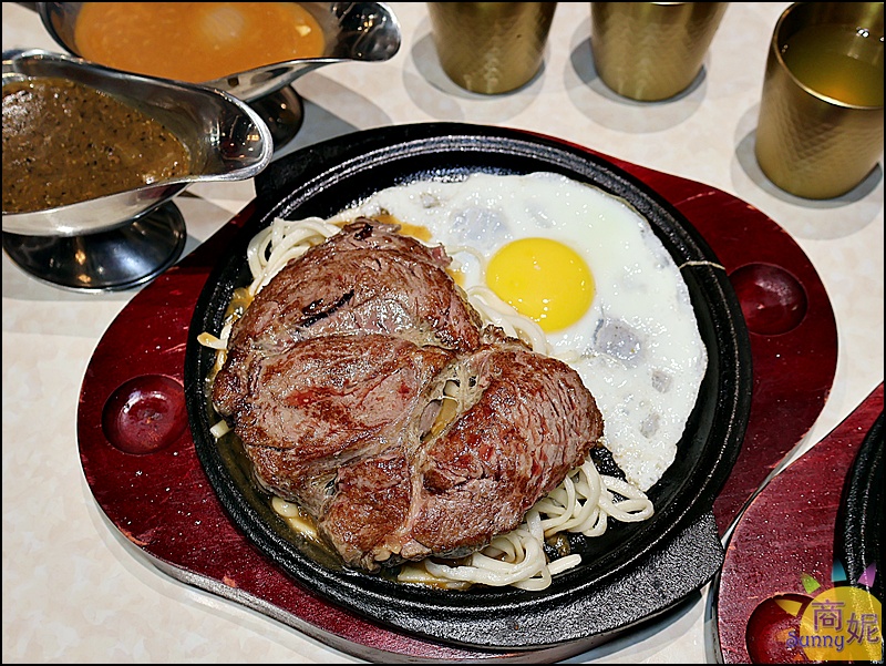 豐芳牛排|台中平價牛排生力軍!免服務費吃飽喝足不到200元.附濃湯菠蘿麵包還有飲料霜淇淋吃到飽