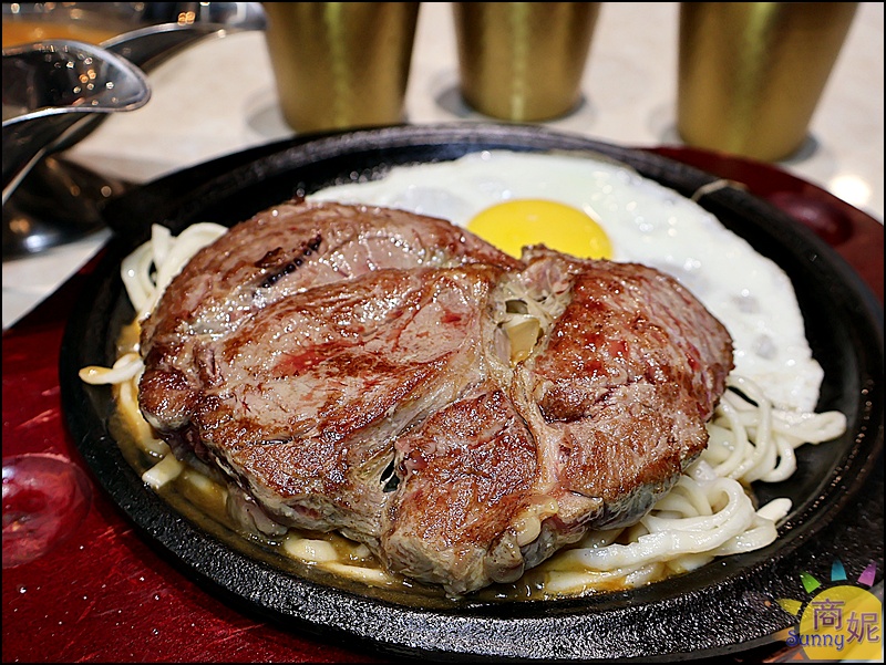 豐芳牛排|台中平價牛排生力軍!免服務費吃飽喝足不到200元.附濃湯菠蘿麵包還有飲料霜淇淋吃到飽