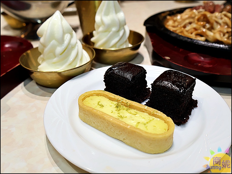 豐芳牛排|台中平價牛排生力軍!免服務費吃飽喝足不到200元.附濃湯菠蘿麵包還有飲料霜淇淋吃到飽