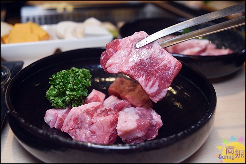 義崎丼燒肉|台中最便宜和牛燒肉!個人全4拼燒肉附自助吧10多種食材吃到飽260元起很超值