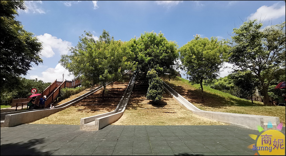 潭雅神中科公園|超好玩22公尺溜滑梯.玩沙區.騎腳踏車設施完備免費停車順遊戰車公園