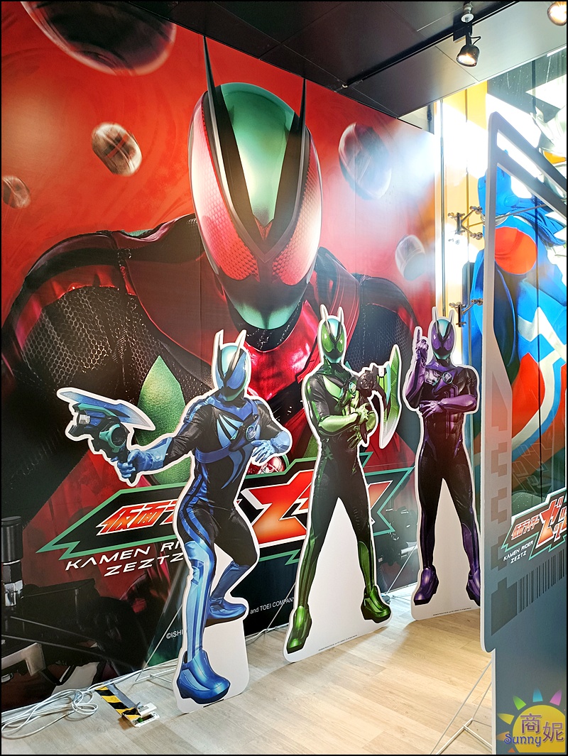 台中免費景點4米高小小兵|台中潮玩快閃店草悟道PARK2廣場小小兵.超人力霸王.假面騎士.魷魚遊戲一次拍夠！