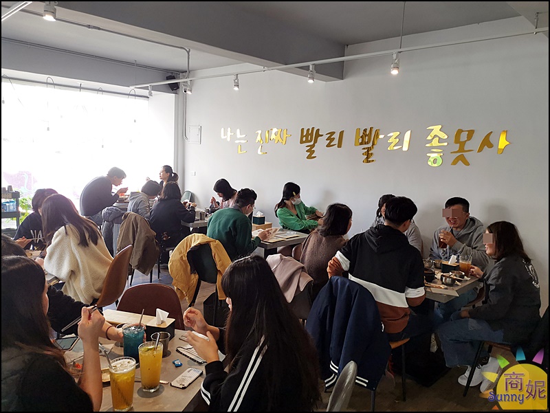 掰哩掰哩韓食料理菜單|台中西區韓式料理小菜無限續免服務費生意超好記得先訂位