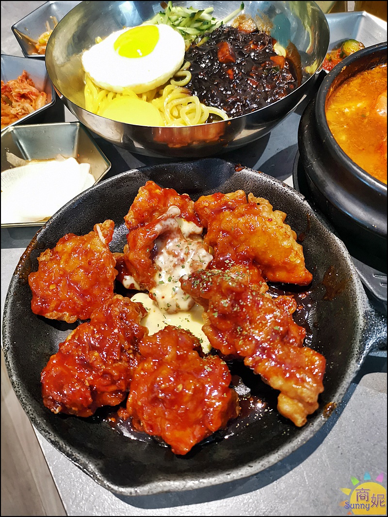 掰哩掰哩韓食料理菜單|台中西區韓式料理小菜無限續免服務費生意超好記得先訂位