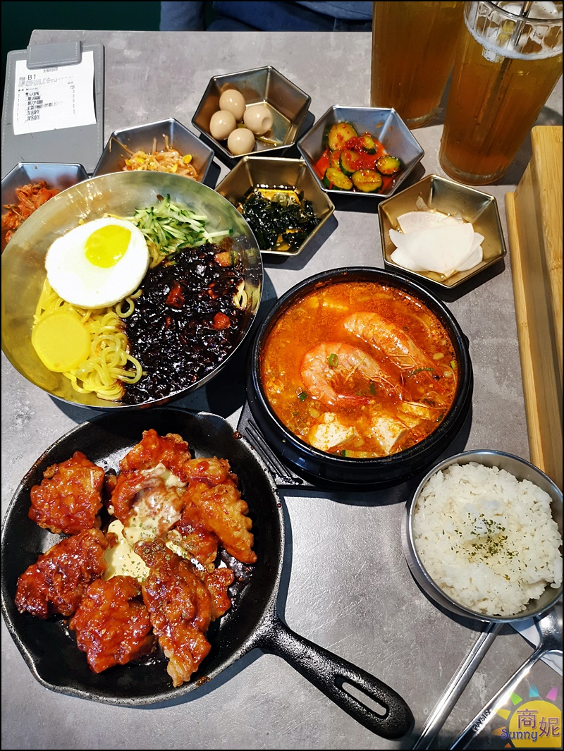 台中平價韓食,台中西區美食,台中韓式料理,小菜吃到飽,掰哩掰哩 韓食料理,掰哩掰哩 韓食料理菜單,掰哩掰哩 韓食料理訂位,西區韓式料理