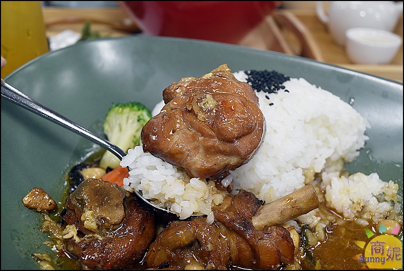 寬茶1號院|台中旅遊景點東勢林場最美茶藝館!台灣特色茶.正餐午茶點心通通有.免費停車更加分