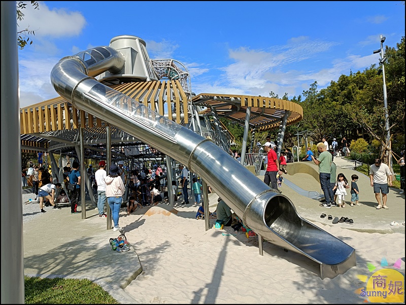 中央公園飛行美樂地7大亮點|台中旅遊免費景點!全國最長32M雙軌滑索.飛碟攀爬架溜滑梯.30M環形滑軌超好玩