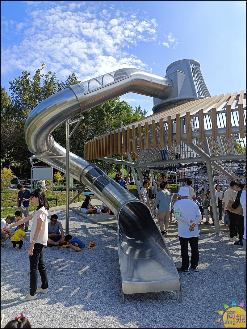 中央公園飛行美樂地7大亮點|台中旅遊免費景點!全國最長32M雙軌滑索.飛碟攀爬架溜滑梯.30M環形滑軌超好玩