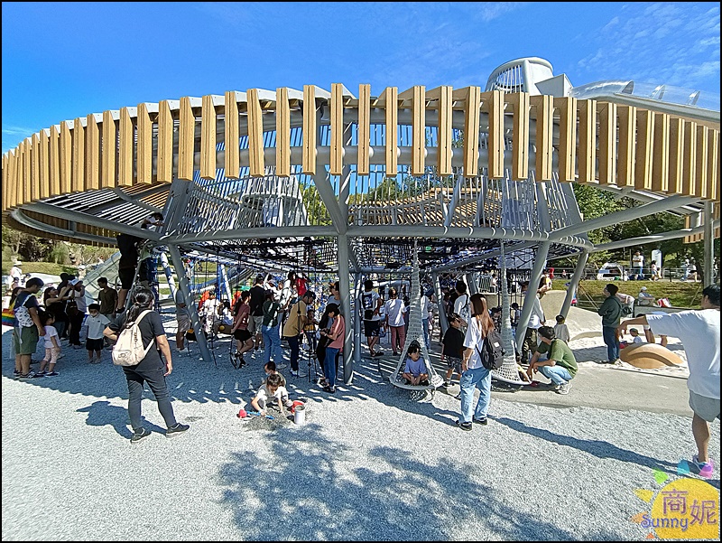 中央公園飛行美樂地7大亮點|台中旅遊免費景點!全國最長32M雙軌滑索.飛碟攀爬架溜滑梯.30M環形滑軌超好玩