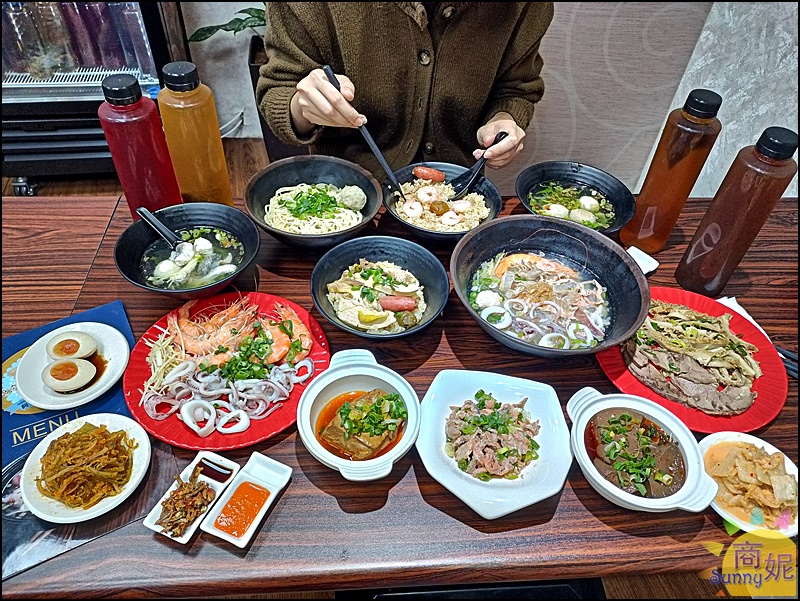 阿福師|台中霧峰好吃小卷米粉鮭魚飯蝦仁飯!市場小攤起家用料實在鮮甜好吃經常客滿