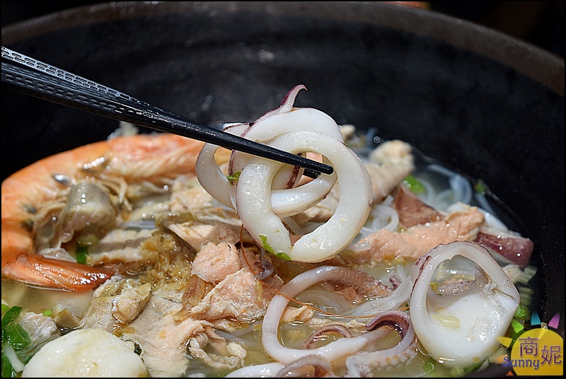 阿福師|台中霧峰好吃小卷米粉鮭魚飯蝦仁飯!市場小攤起家用料實在鮮甜好吃經常客滿