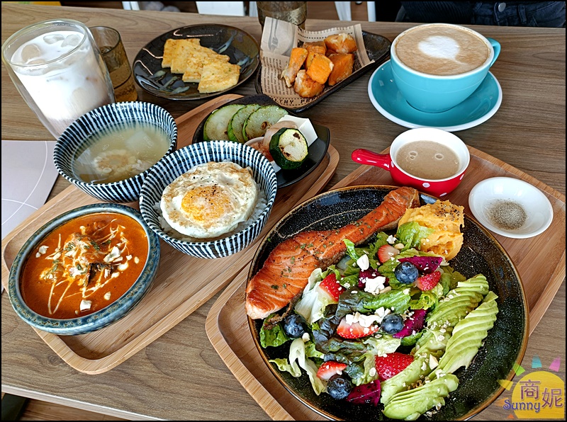 阿飛早午餐|台中東區秘境早午餐網友大讚火車站周邊必吃美食!用料實在免服務費隨便點都好吃