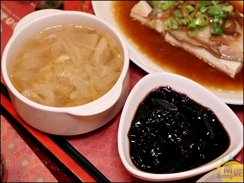 2026台中必吃南屯美食推薦：有春茶館｜超人氣台式手路菜餐廳，必點老雪菜肉絲麵、椒鹽燒肉、蜜糖粳粽冰與懷舊下午茶