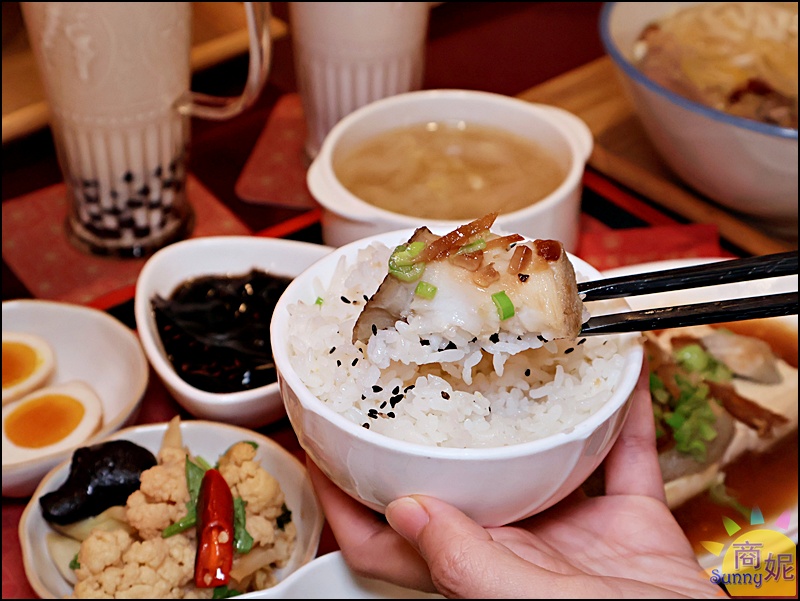 2026台中必吃南屯美食推薦：有春茶館｜超人氣台式手路菜餐廳，必點老雪菜肉絲麵、椒鹽燒肉、蜜糖粳粽冰與懷舊下午茶
