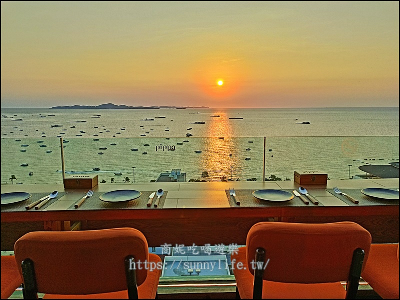 泰國芭達雅美食推薦|A-ONE Hotel品牌餐廳享受浪漫海景夕陽超CHILL!大推Pippa高空海景餐廳網紅必訪打卡聖地