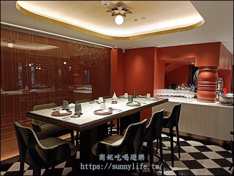 泰國曼谷景點美食|泰絲大王故居金湯普森博物館.Jim Thompson Restaurant泰菜餐廳.O.S.S. 酒吧及泰絲購物.曼谷時尚新地標