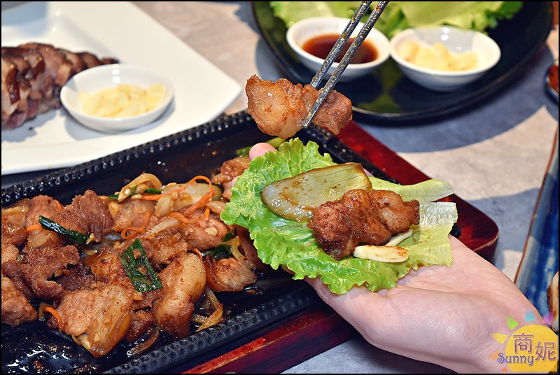 親水河畔|台中好吃韓式餐廳!韓國人開的道地韓國料理免服務費小菜吃到飽還可免費體驗韓服更加分