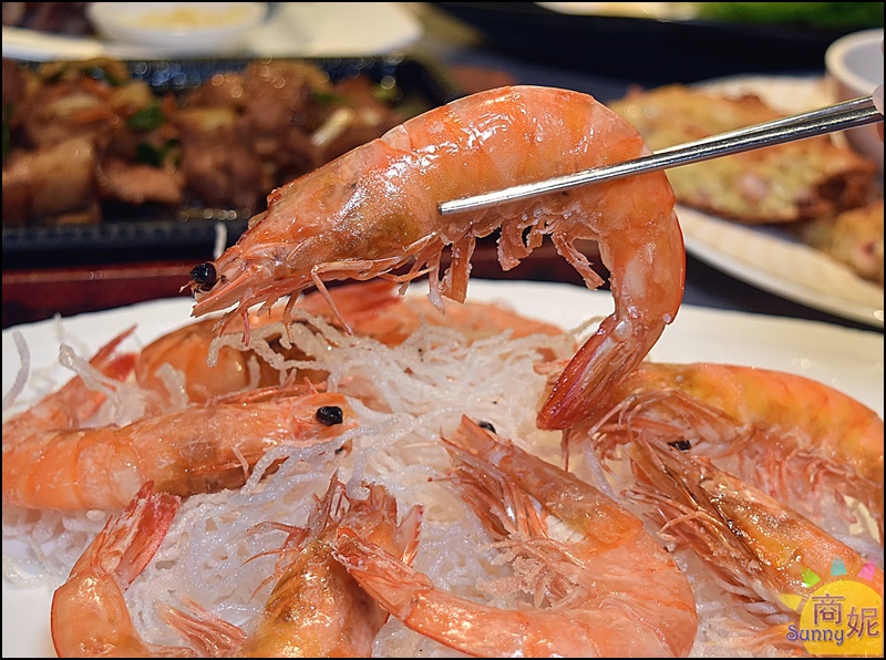 親水河畔|台中好吃韓式餐廳!韓國人開的道地韓國料理小菜吃到飽還可免費體驗韓服更加分