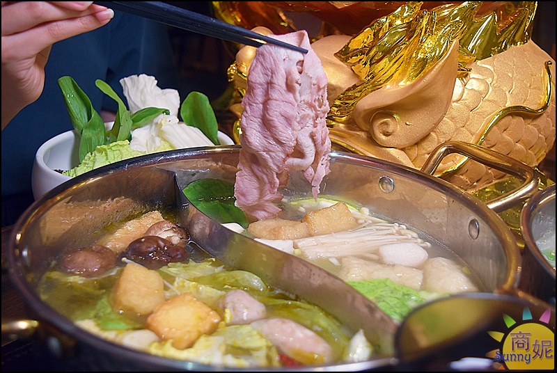禧珍家新中式火鍋|台中七期超值火鍋!超強特色湯頭加上大肉盤、自助吧吃到飽好豐盛.還可加價選肉吃到飽