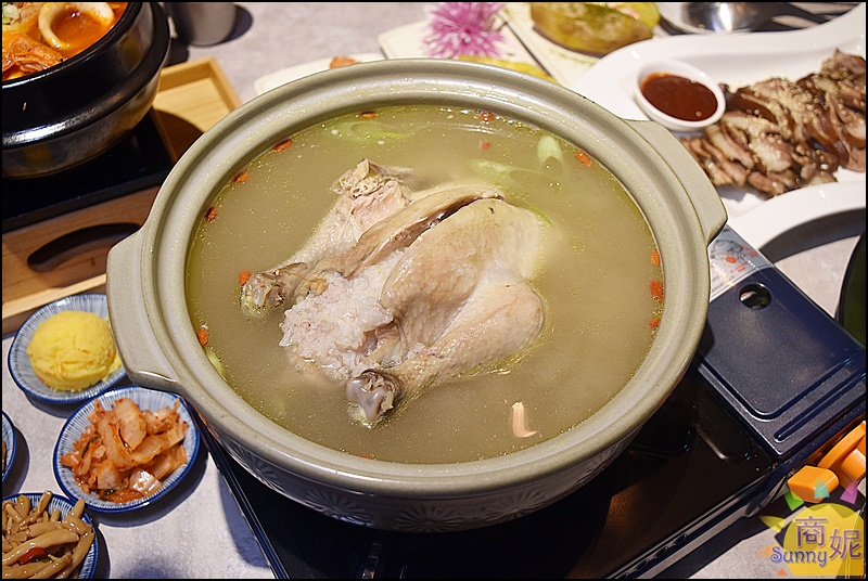 親水河畔|台中道地韓國料理還可以體驗穿韓服!夏季必吃開胃冷麵還有溫補人蔘雞鍋